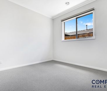 14 Gold Dust Rd, Beveridge VIC 3753 - House For Rent | Domain - Photo 3