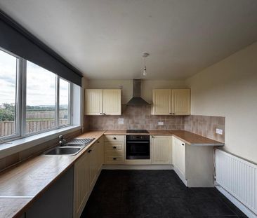 2 bedroom semi-detached house to rent - Photo 5