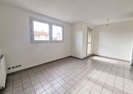 Location Appartement 3 pièces 65m² - Photo 2