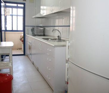 Middle Floor Apartment in Estepona - Photo 3