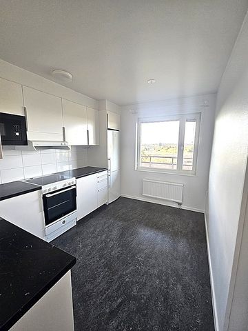 Hidinge Backe 3, Tensta - Photo 3