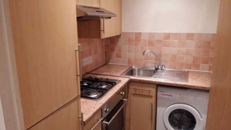 Price £850 pcm - Available Now - Furnished - Photo 4