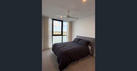 Stunning Furnished 2 Bed Apartment in the highly sought Rivello Residences, Hamilton - Photo 3