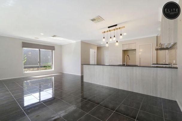 16 Lysterfield Lane, Wodonga - Photo 1