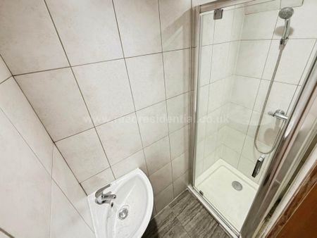 Cambridge Road, Southend On Sea - Photo 5