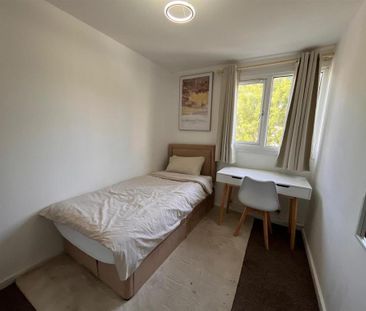 3 bedroom apartment to rent - Photo 2