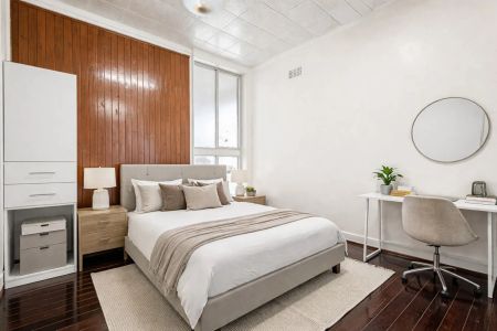 Charming Partly Furnished Apartment - Photo 2