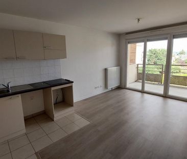 location Appartement T2 DE 38.55m² À POISSY - Photo 3
