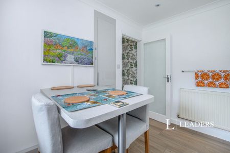 2 bedroom flat to rent Portarlington Road, Bournemouth - Photo 3