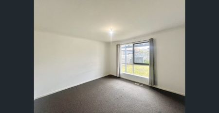 Three Bedroom Family Home - Photo 2