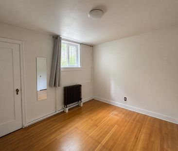 1116 Pendrell Street apartment — Vancouver, BC (1-Bedroom) - 1 Bedroom - Photo 4