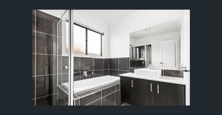 Four Bedroom plus Study plus Theatre room - Photo 5