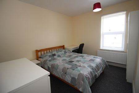 10 Linton Street - Photo 3