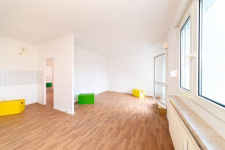 Familienfreundliche 4-Zimmerwohnung in Halle-Neustadt - Photo 2