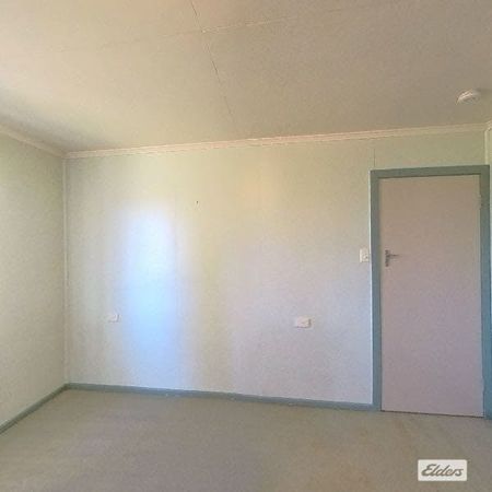 3 Bedroom Home - Lower Tenthill Location - Photo 3