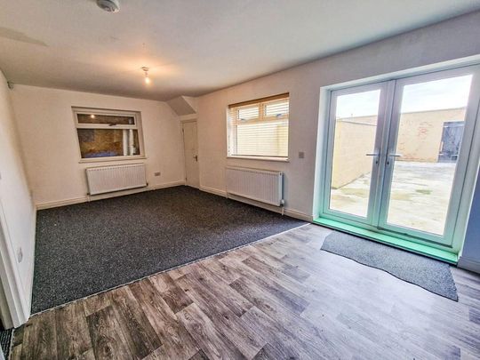 3 bed lower flat to rent in NE22 - Photo 1