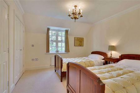 A substantial family home set in popular Southborough village and enjoying superb far reaching views. - Photo 2