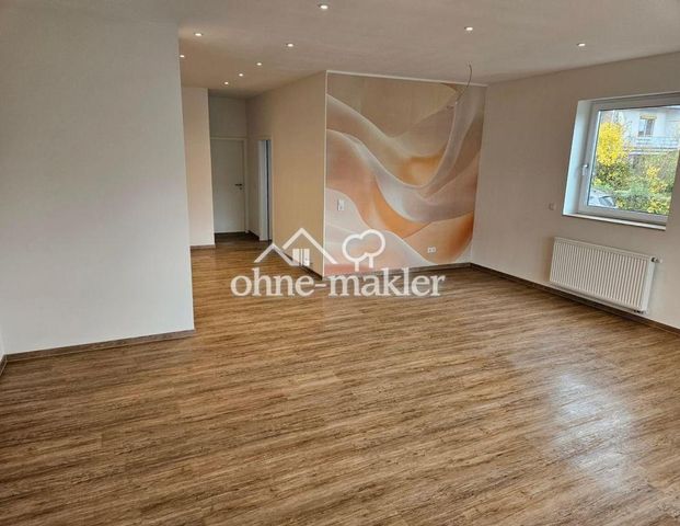 Schöne große 3 Zimmer-Wohnung mit Terrasse und Garten - Foto 1