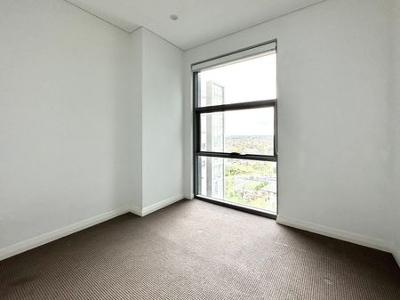 Modern 3 bedroom apartment close to amenities for lease!! - Photo 2