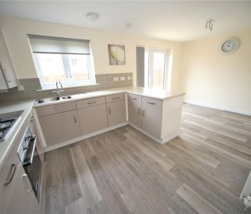 3 bedroom semi-detached house to rent - Photo 4