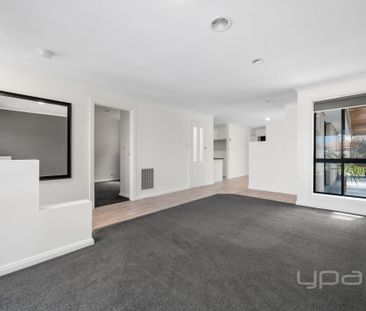 THREE BEDROOM HOUSE - Photo 5