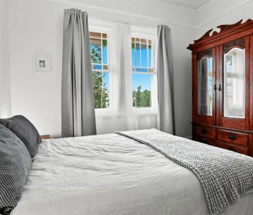 Fully Furnished Edwardian Home in the Heart of Orange - Photo 6