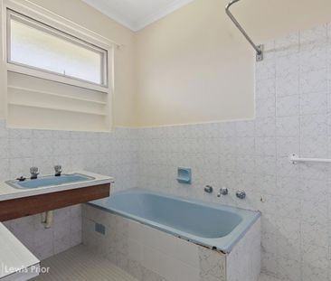 Spacious Family Home in a Convenient Location - Photo 6