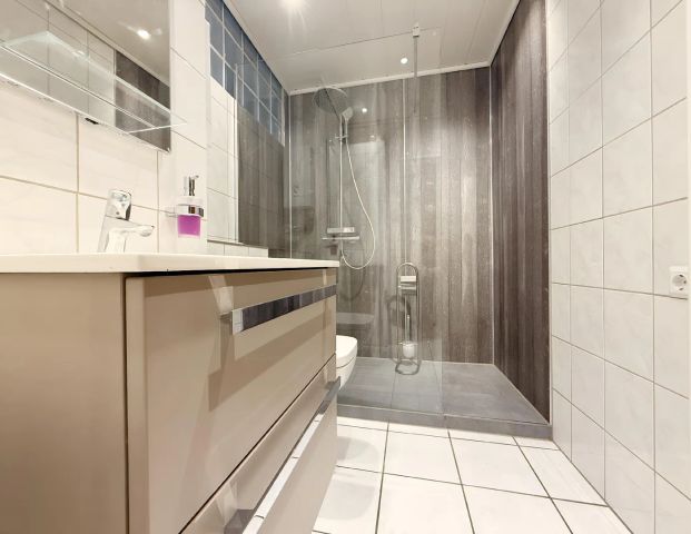 HELLE 2-ZIMMERWOHNUNG ZU MIETEN! - Photo 1