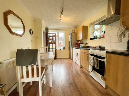 4 bedroom house to rent Calthorpe Road, Norwich, Norfolk, NR5 - Photo 3