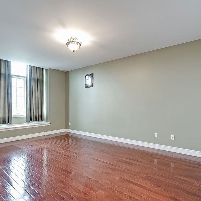 For Lease - 1527 Arrowhead Road, Oakville, Ontario - Photo 1