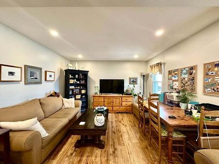 240 Marier Avenue Unit 3 - Photo 2