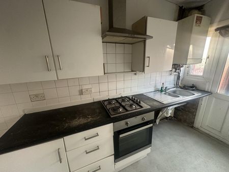 3 bedroom House To Let - Photo 3