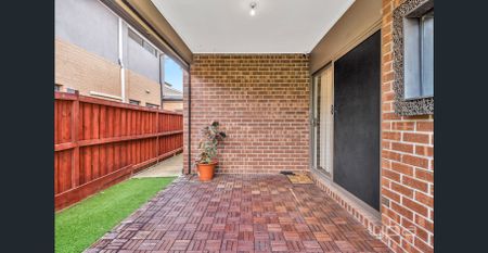 Stylish Family Living in Waterhaven Estate !! - Photo 5