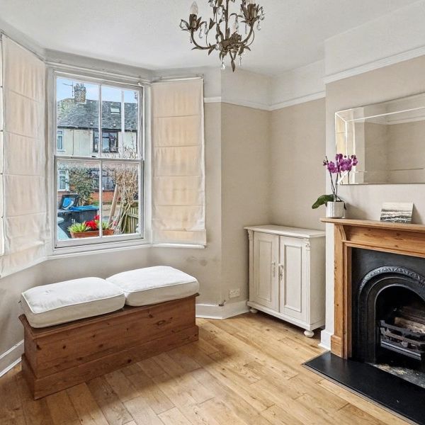 Grove Lane, Kingston Upon Thames - 2 bedrooms Property for lettings - Seymours - Photo 1