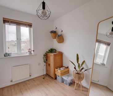 3 bedroom end of terrace house to rent - Photo 5