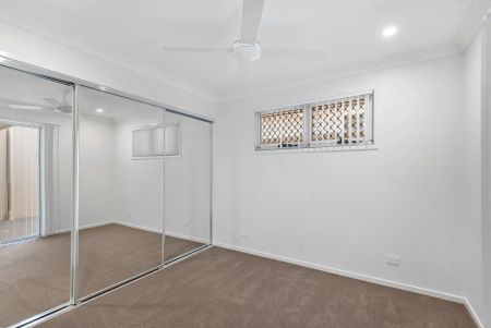 “Modern Family Home in Prime Location” - Photo 5