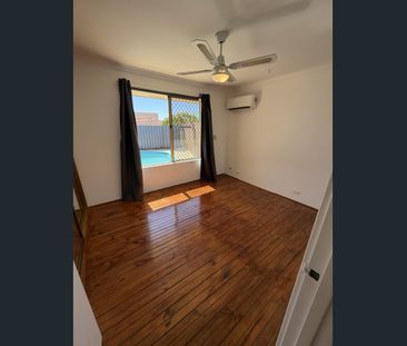 Pool, workshop, and tons of parking - Photo 4