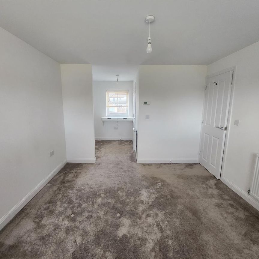 Hales Close, Berry Hill - Photo 1