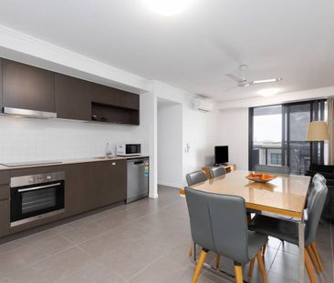FULLY FURNISHED UNIT WITH OCEAN VIEWS - Photo 3