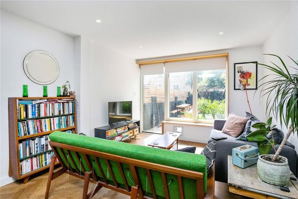 4 bedroom terraced house to rent - Photo 1