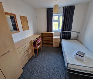 4 Bed Student Accommodation - Photo 3