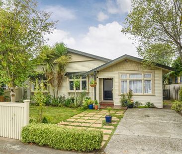 Charming 4BR 2 Bath Hokowhitu Home w/ Garden - Photo 5
