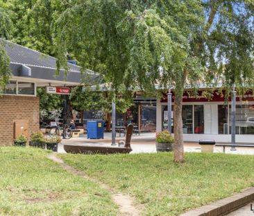 Light Filled Property! - Photo 6