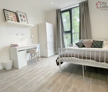 2 Bedroom Flat - Photo 3