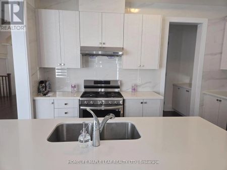 20 SPINLAND STREET - Photo 3