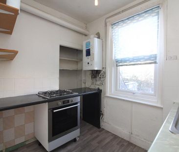 2 bedroom maisonette to rent - Photo 4