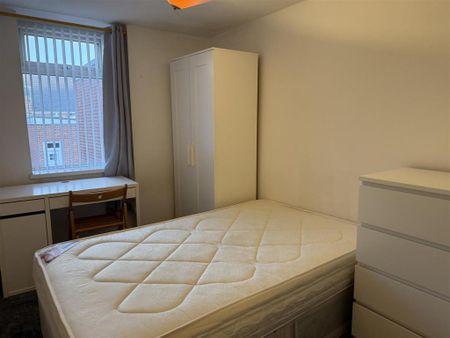 6 bedroom maisonette to rent - Photo 2