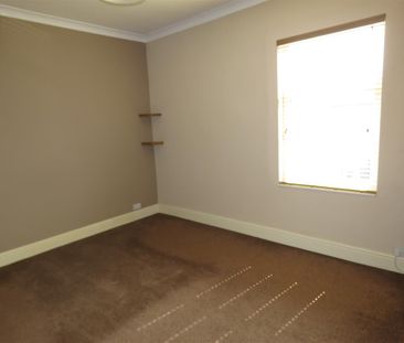 2 bedroom house to rent - Photo 2