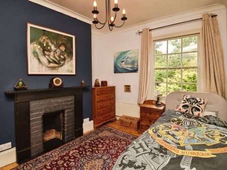 4 Bed Terraced House, Woodland Terrace, SE7 - Photo 2