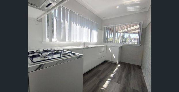 Family Home in Prime Location! - Photo 1